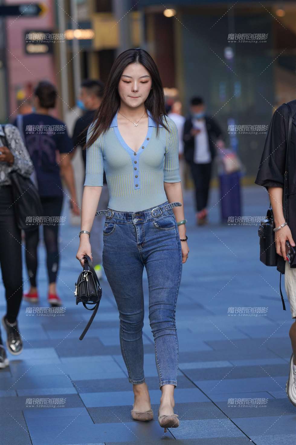 图片[5]-【凯恩赛贴】紧牛美眉-街拍流行馆