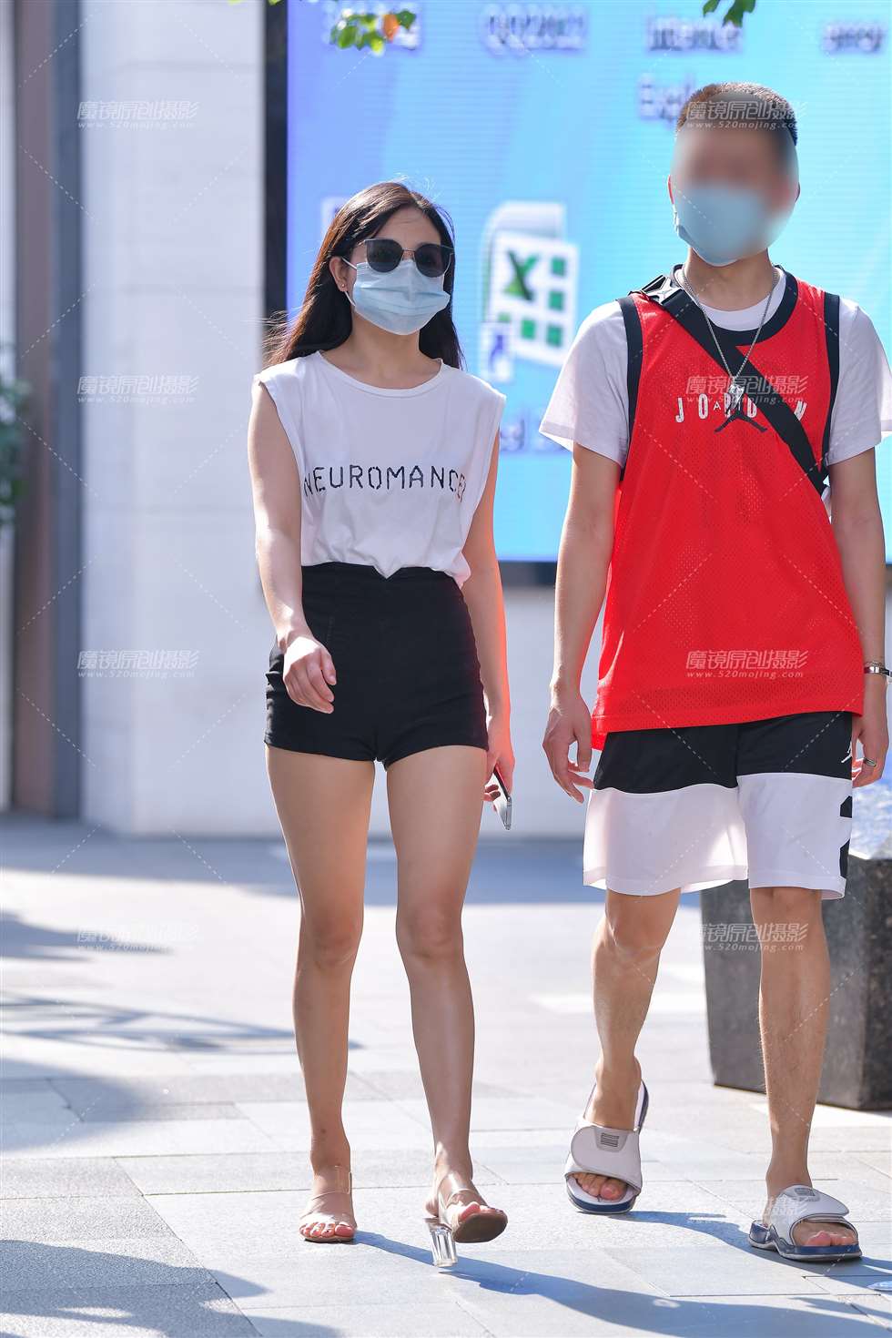 图片[3]-高腰黑色热裤美女-街拍流行馆