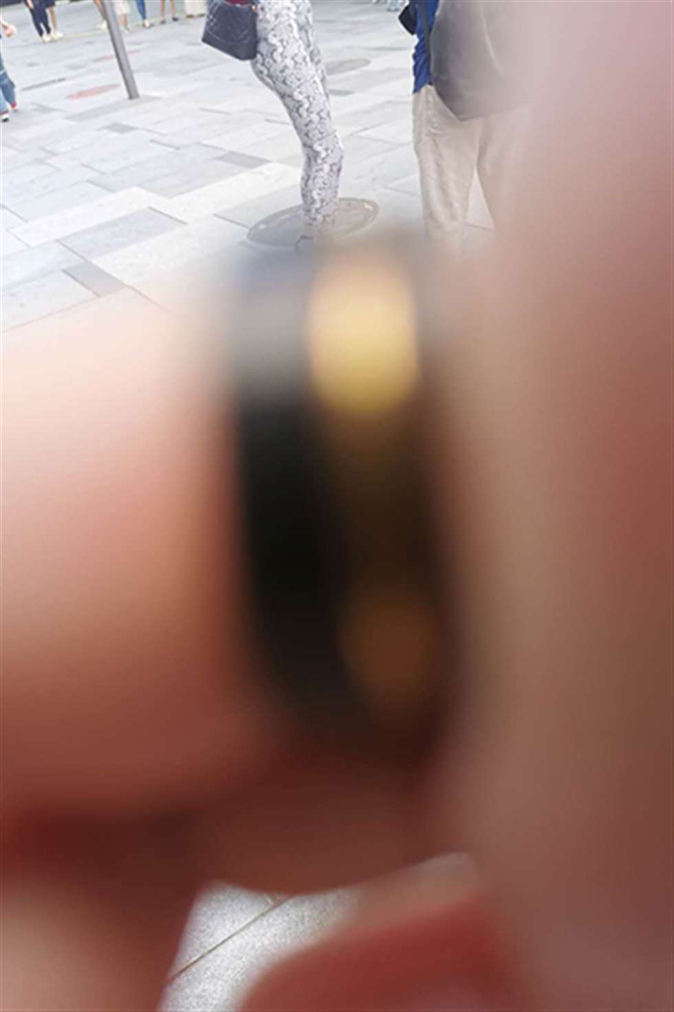 图片[3]-蟒纹紧身裤美女-街拍流行馆