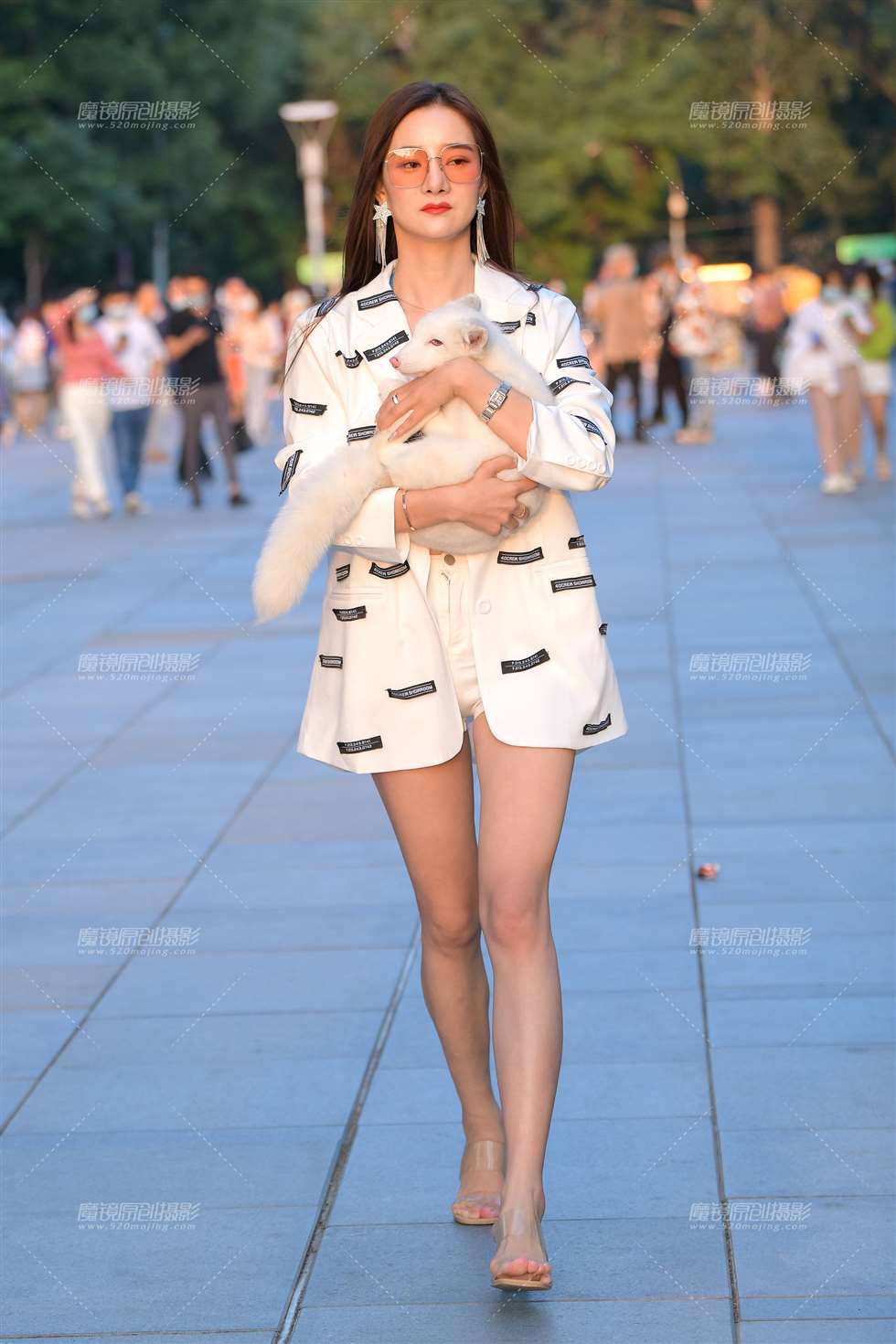 图片[1]-【街拍之魂赛帖】美女热裤-街拍流行馆