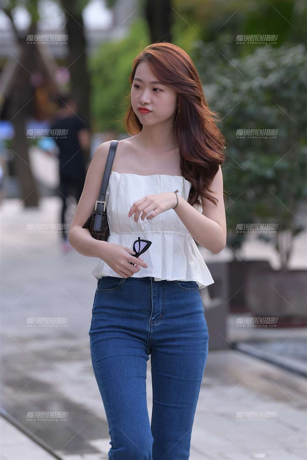 图片[1]-清甜的紧牛美女-街拍流行馆