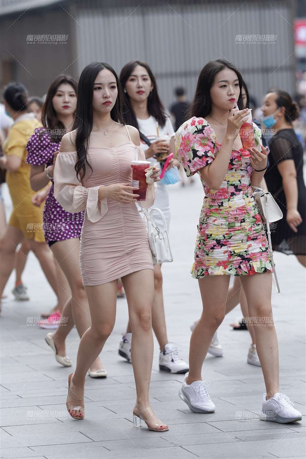 图片[4]-迷人气质散发的淋漓尽致 谁能不爱-街拍流行馆