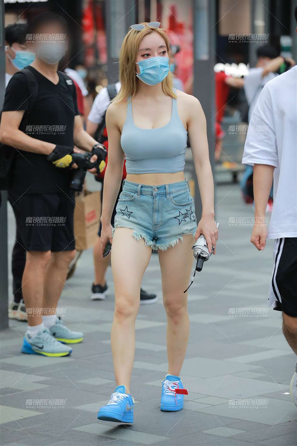 图片[1]-【玻璃街拍】丰满性感Y Y女友-街拍流行馆