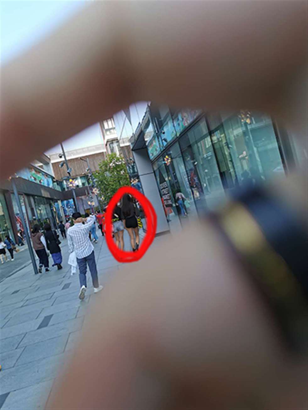 图片[3]-【街拍之魂赛帖】逛街长腿闺蜜-街拍流行馆
