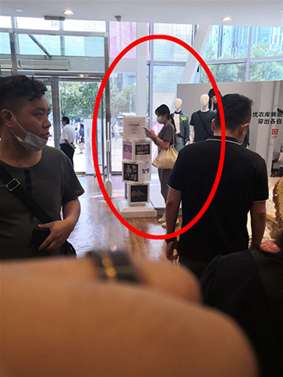 图片[3]-【赛德克赛帖】美女 好身材-街拍流行馆