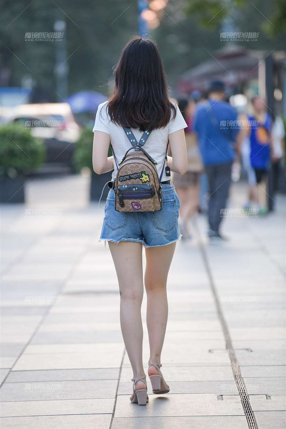 图片[2]-甜美小姐姐-街拍流行馆