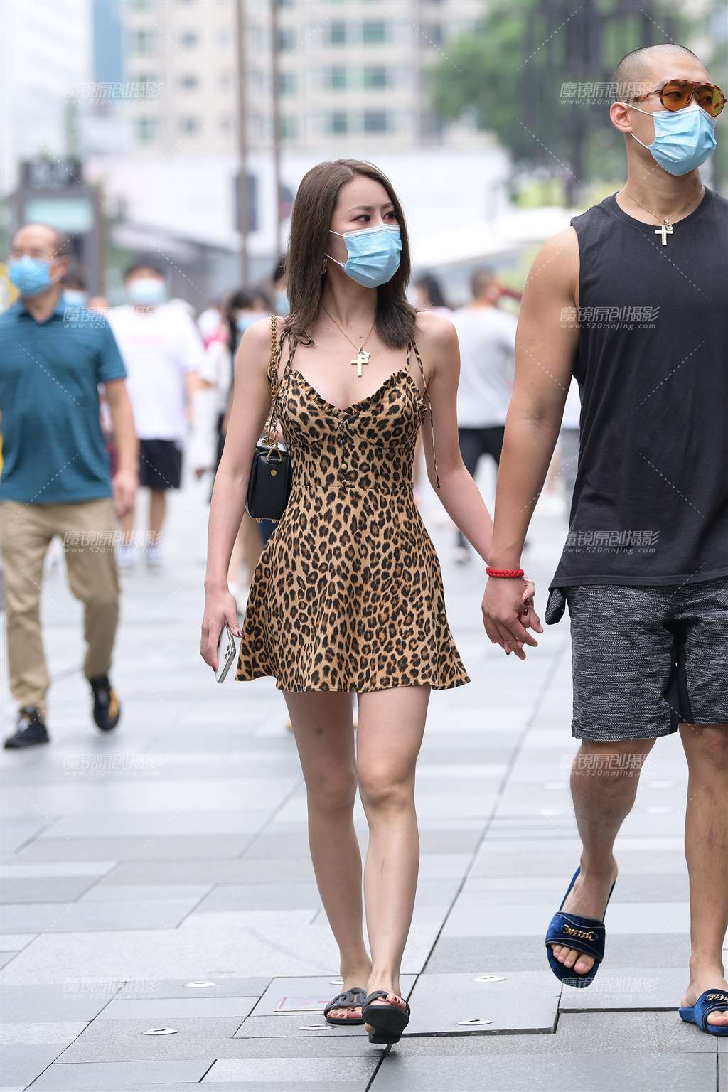 图片[5]-性感豹纹吊带裙-街拍流行馆