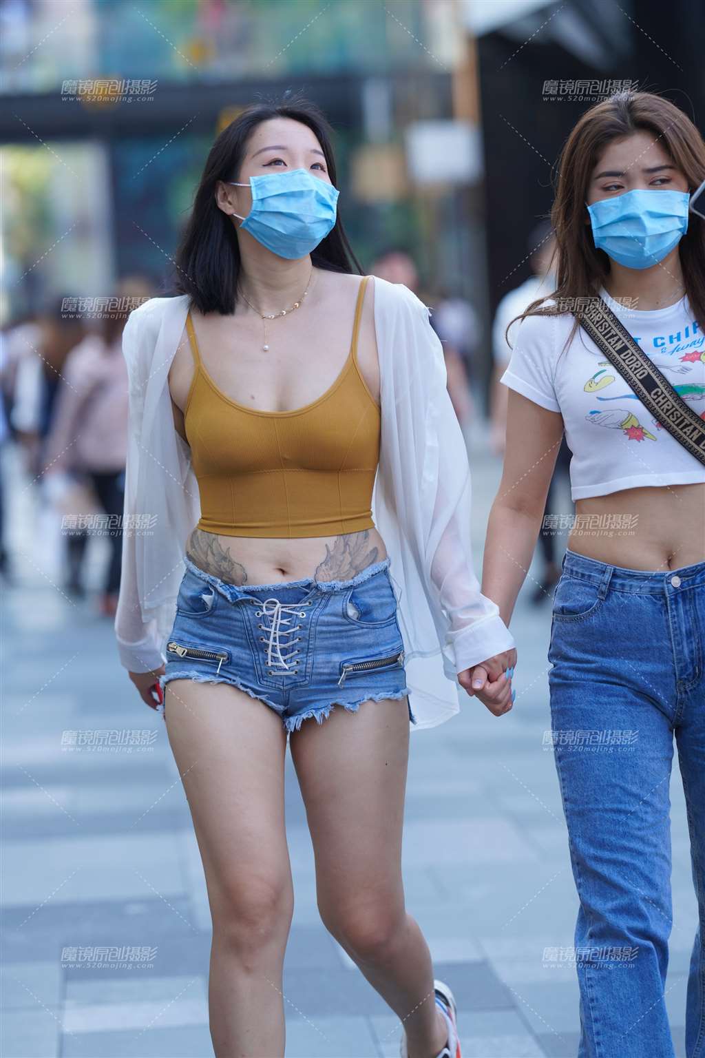 图片[2]-肉肉的超短热裤-街拍流行馆