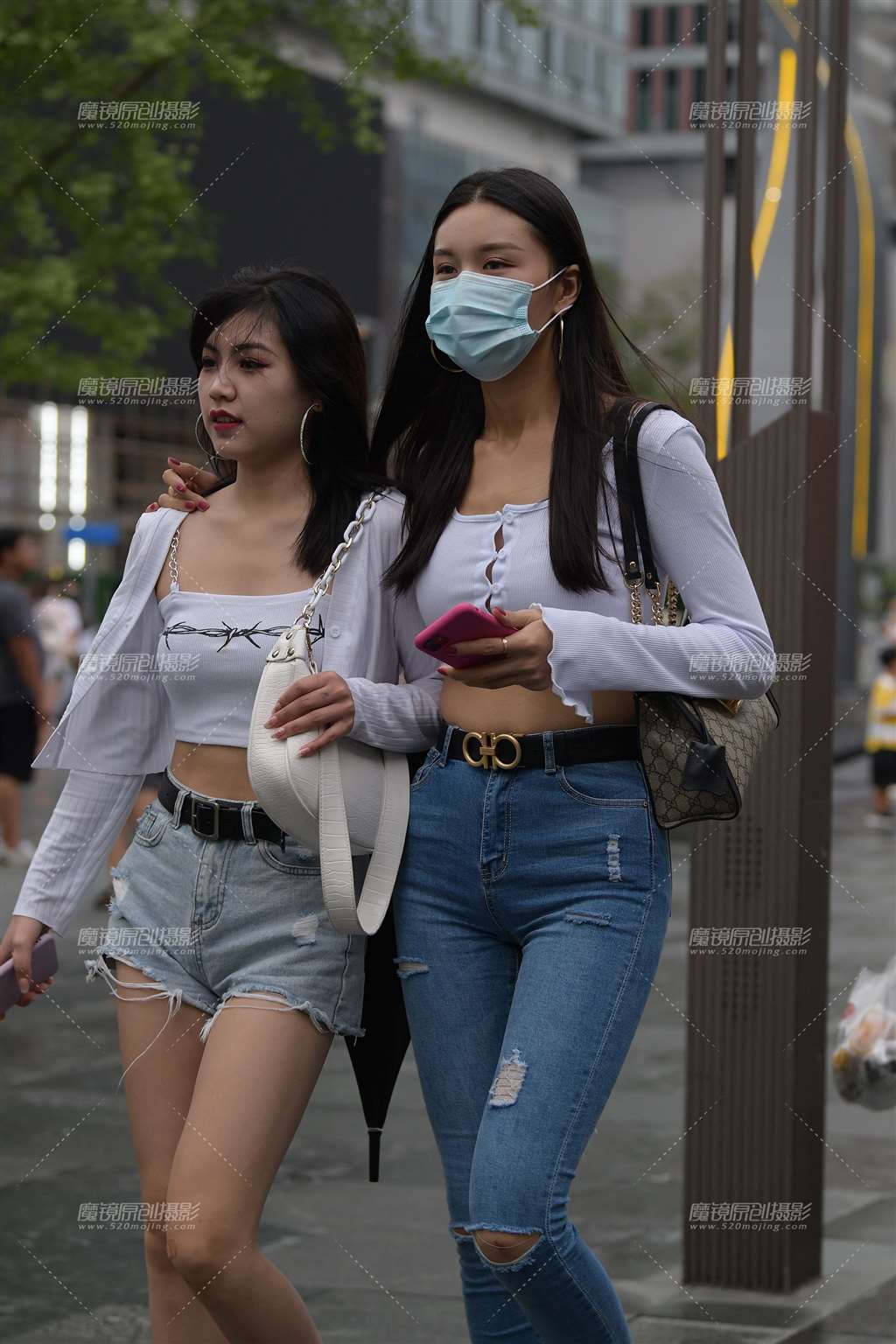 图片[5]-下雨天的紧牛美眉-街拍流行馆