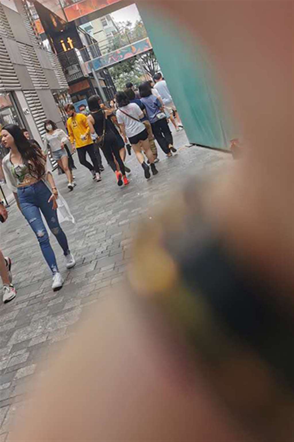 图片[3]-【街拍之魂赛帖】清秀黑色紧身MM-街拍流行馆