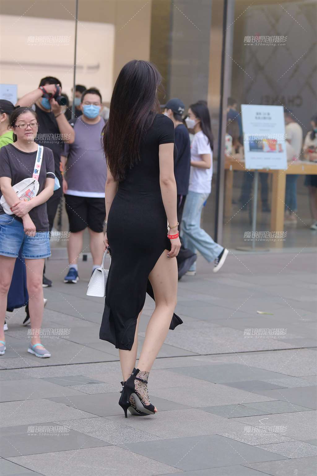 图片[2]-这身材，没谁了~-街拍流行馆