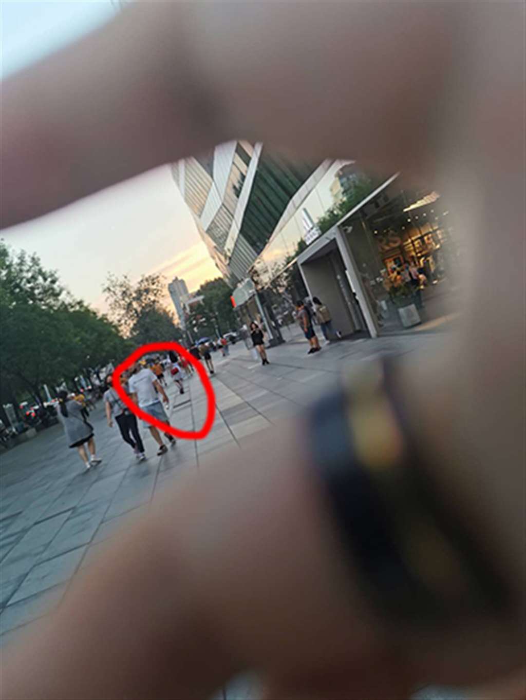 图片[3]-【街拍之魂赛帖】那一年,她还不会穿紧身裤-街拍流行馆