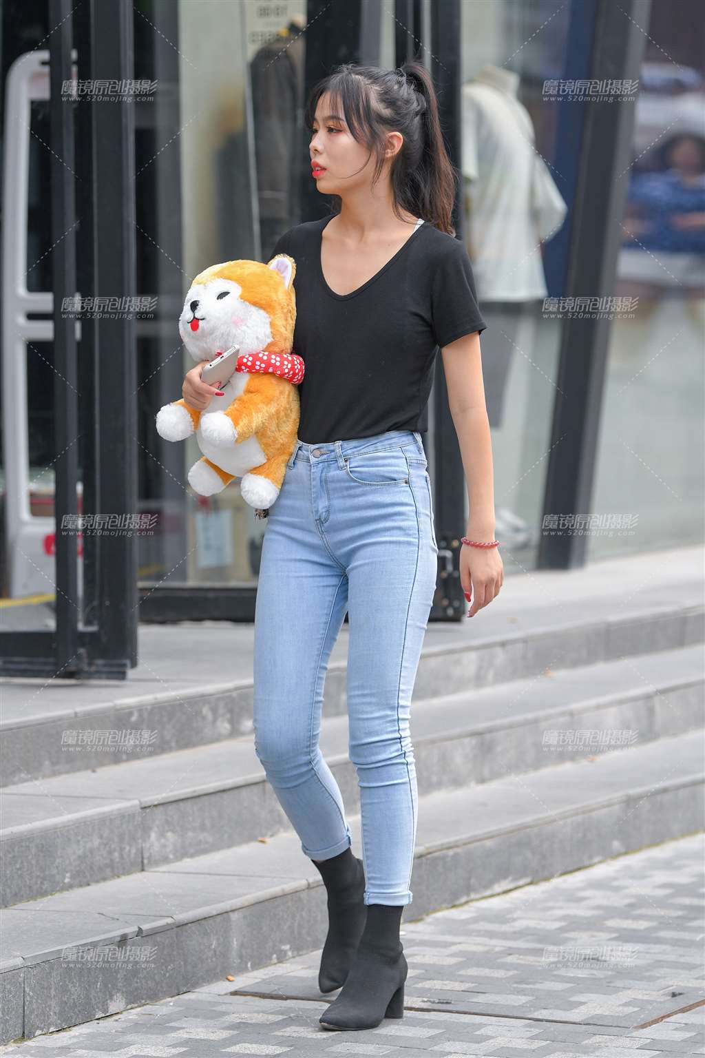 图片[2]-马尾仔裤小姐姐-街拍流行馆