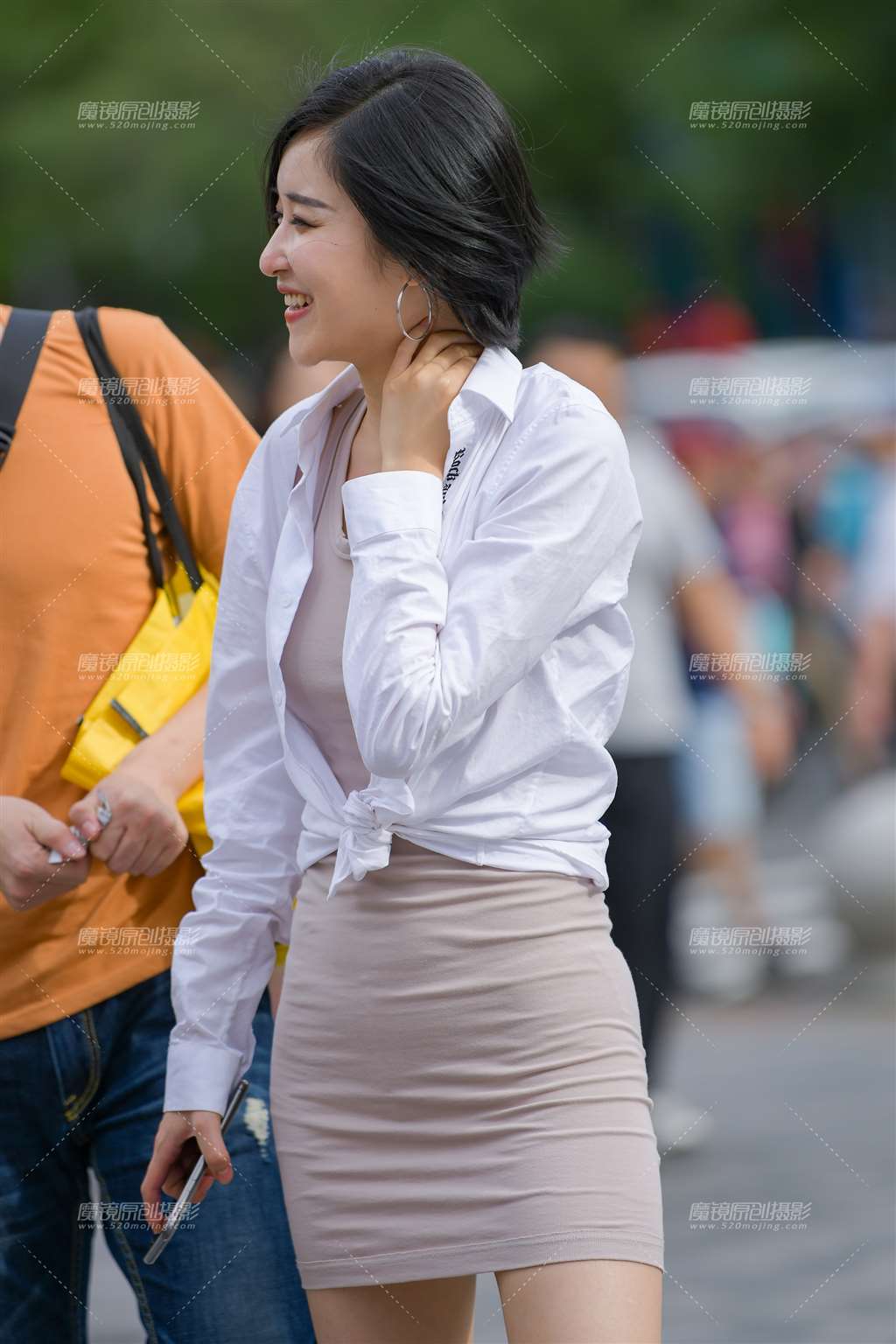 图片[4]-长腿短裙美女-街拍流行馆