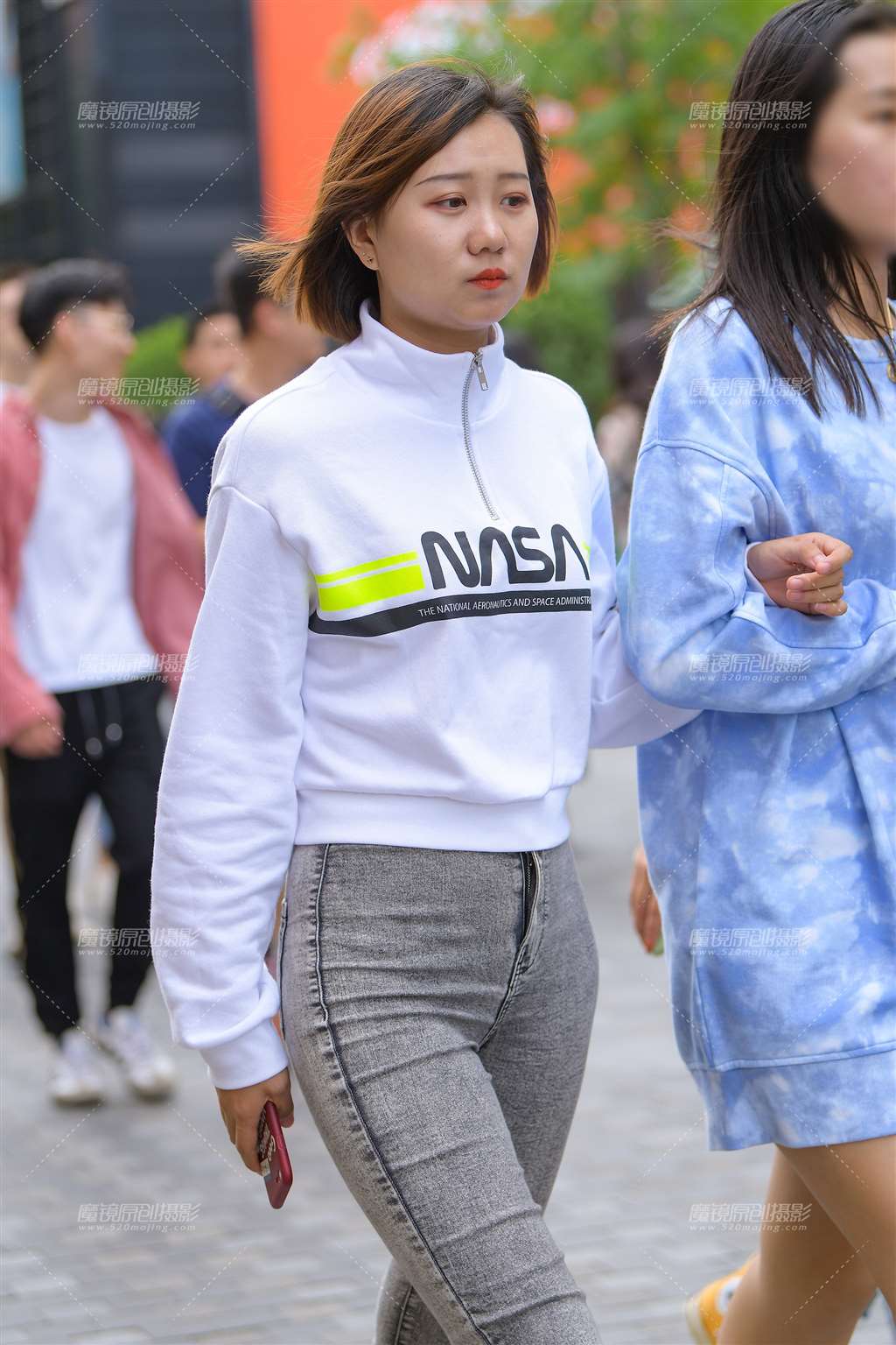 图片[5]-短发灰紧牛妹子-街拍流行馆