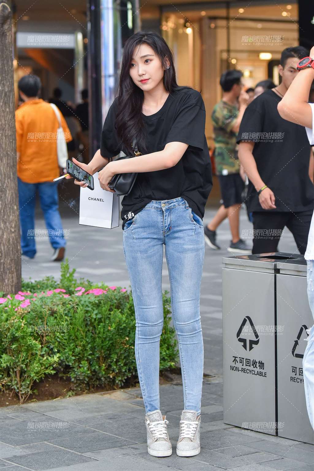图片[5]-甜美仔裤小姐姐-街拍流行馆