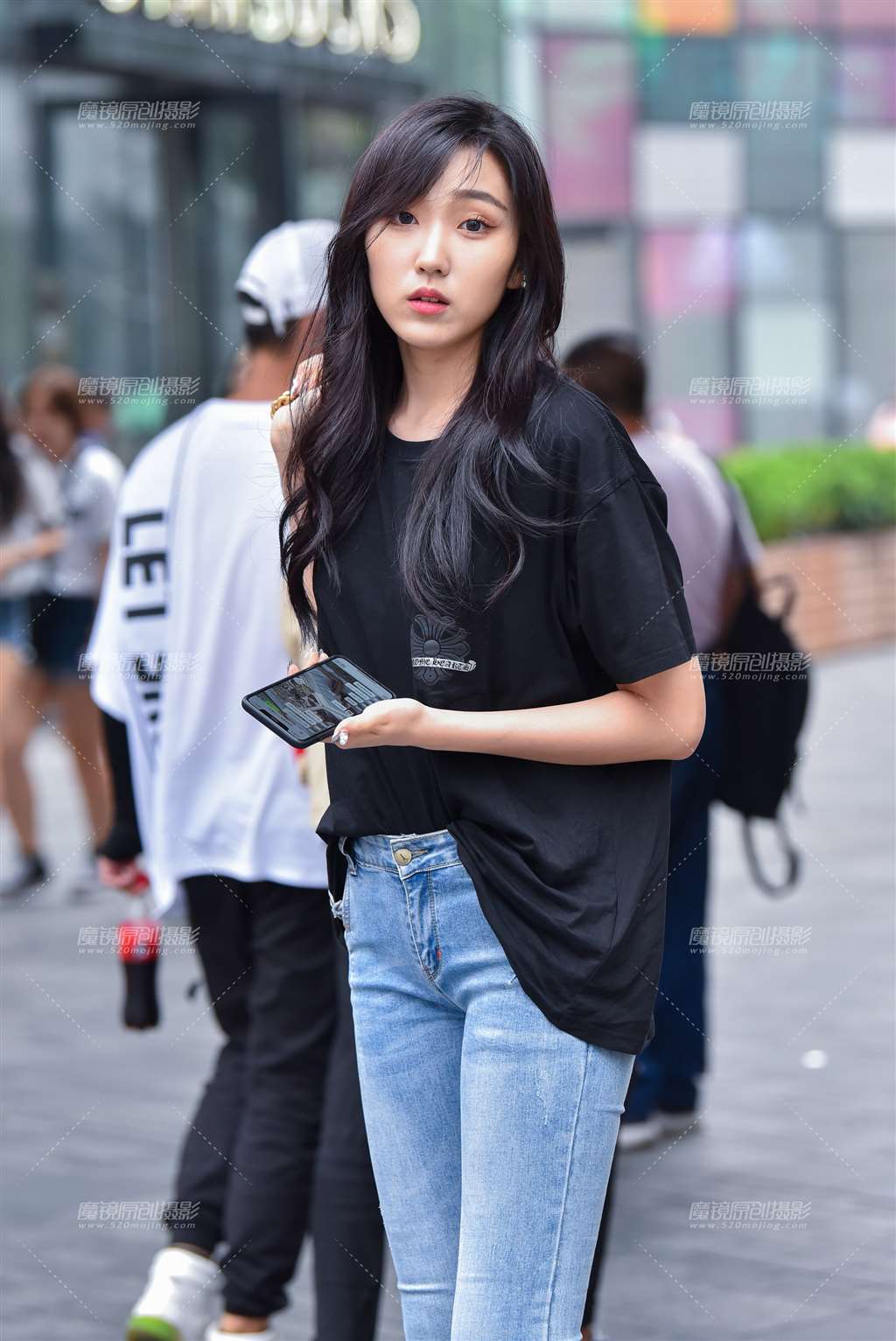 图片[3]-甜美仔裤小姐姐-街拍流行馆