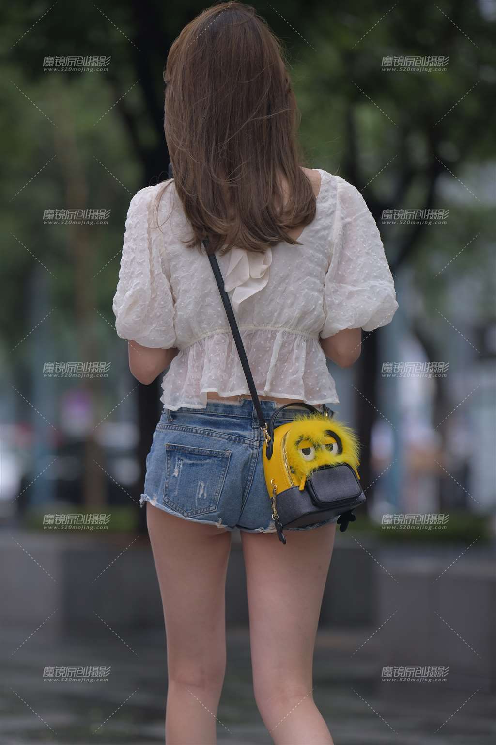 图片[2]-热裤美女-街拍流行馆