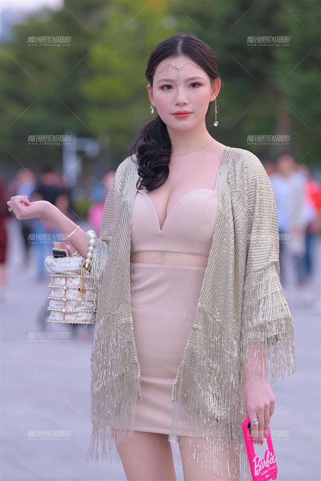 图片[1]-高挑的性感美女~爱了-街拍流行馆