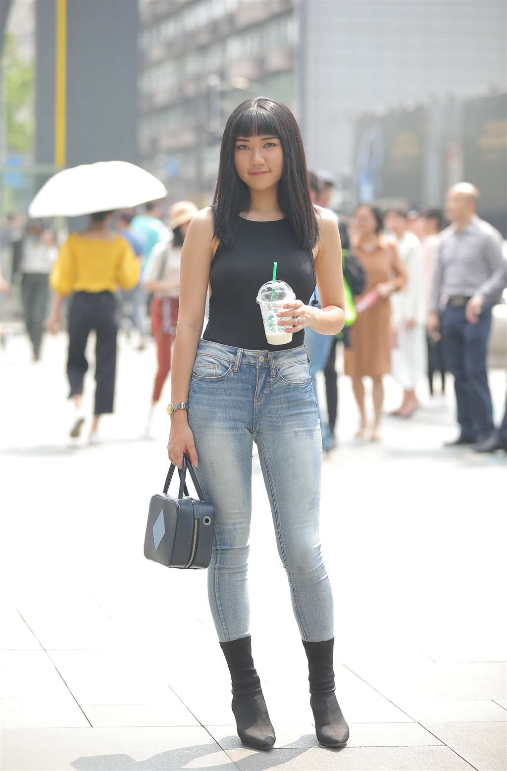 图片[1]-埃及风的紧牛美女-街拍流行馆