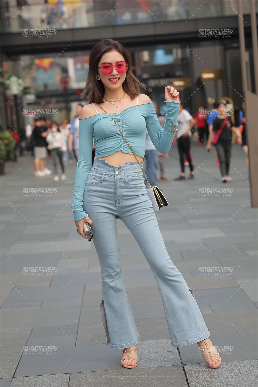 图片[1]-开朗活泼的女孩儿-街拍流行馆