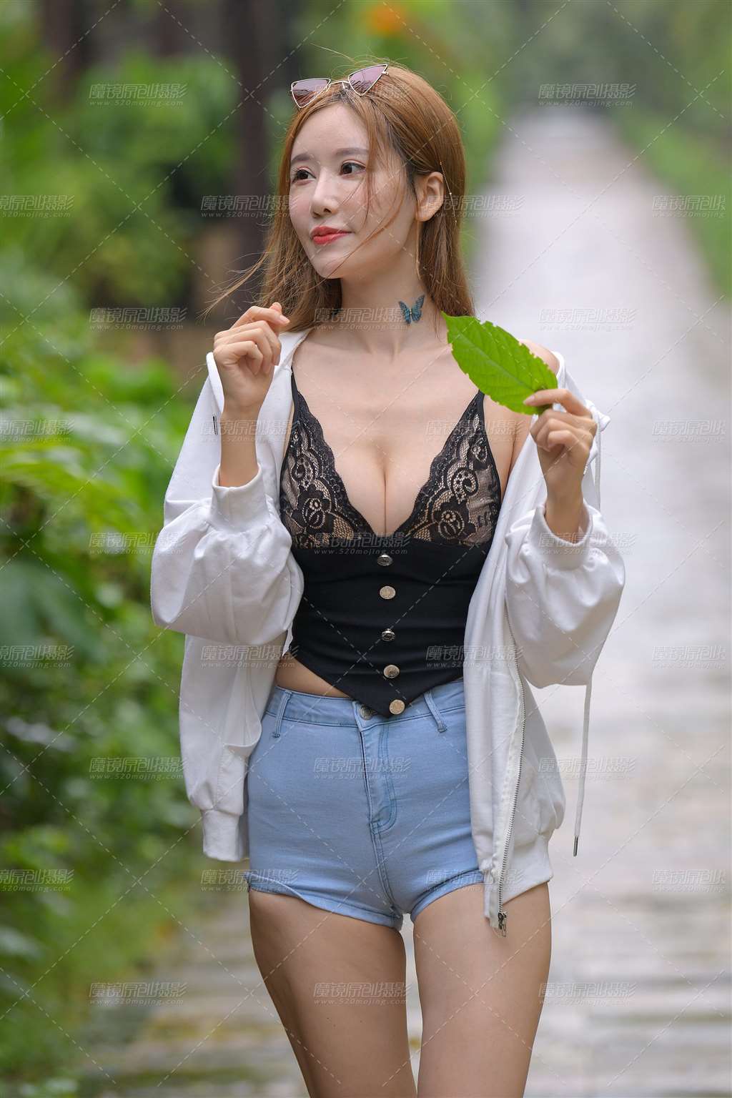 图片[2]-【魂魂旅拍摄影】牛仔热裤美女-街拍流行馆