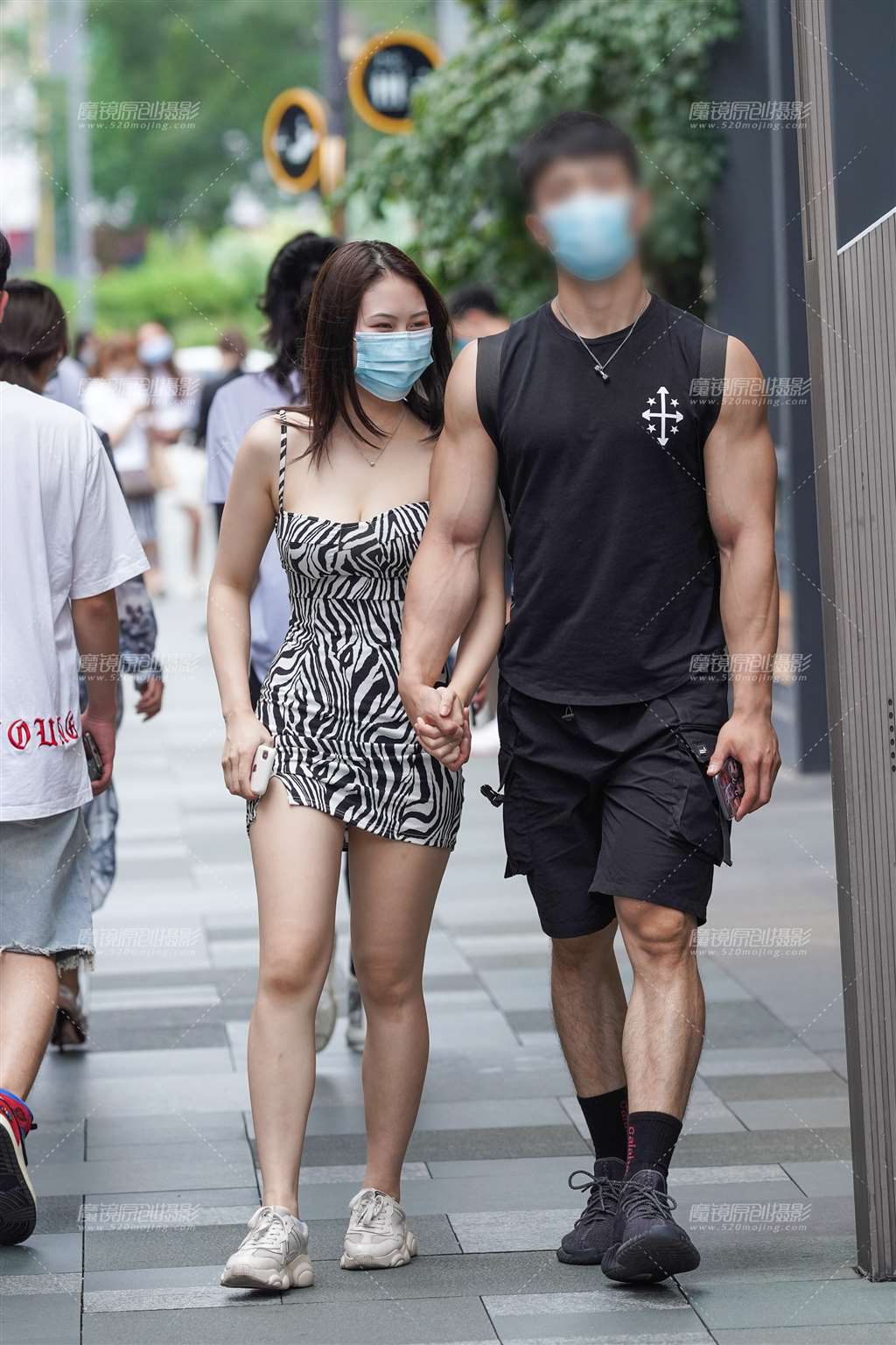 图片[3]-低胸吊带-街拍流行馆