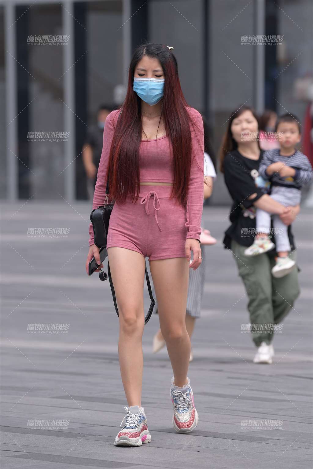 图片[4]-紧身的热裤套装~-街拍流行馆