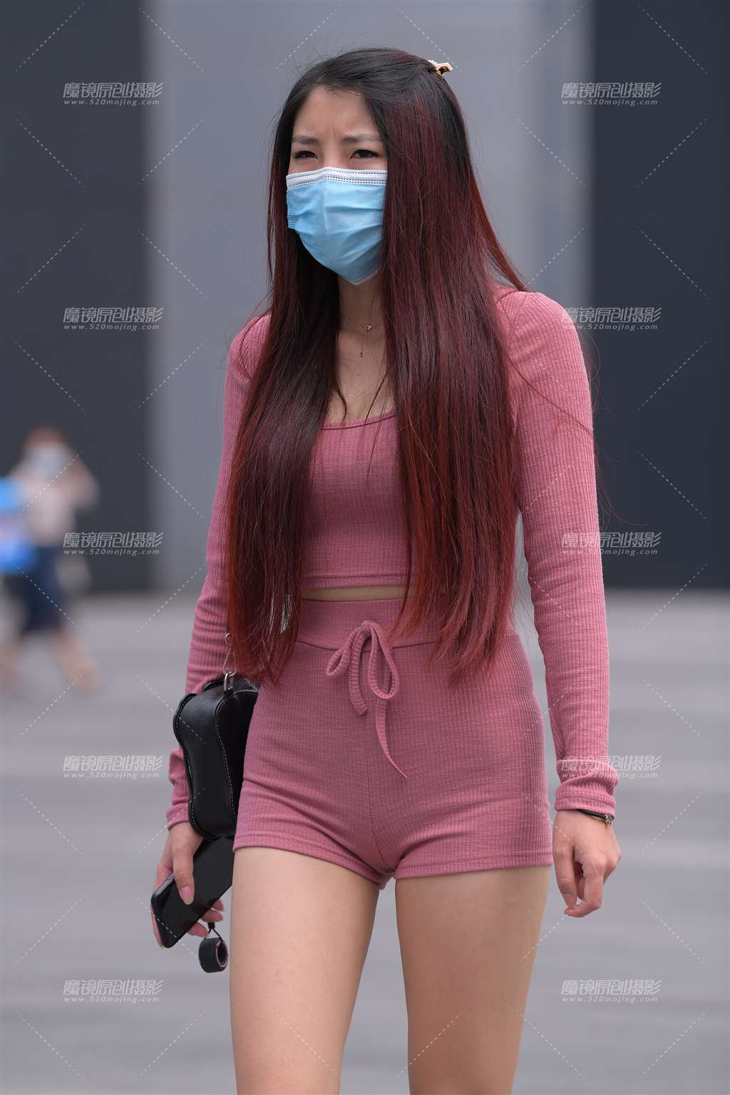 图片[1]-紧身的热裤套装~-街拍流行馆