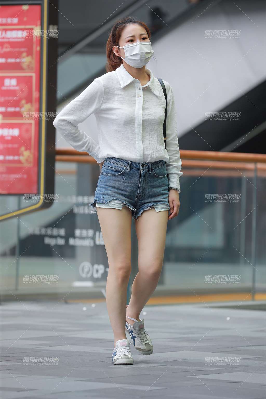 图片[4]-【玻璃街拍】热裤Y Y小妹-街拍流行馆