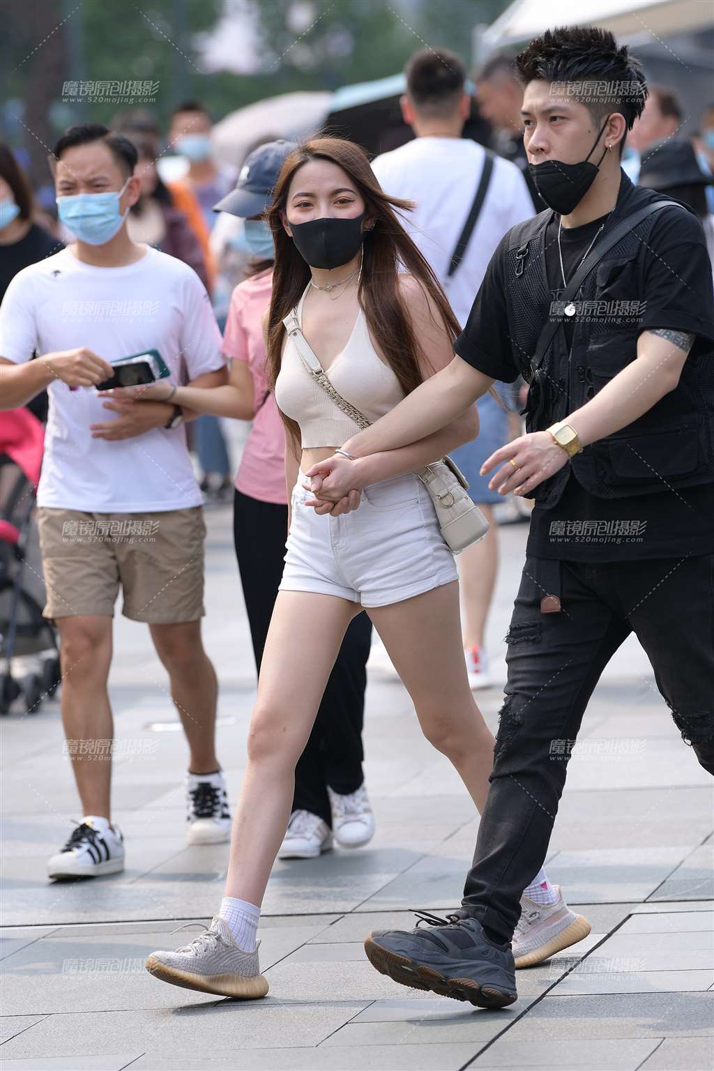 图片[3]-白热裤美腿女友-街拍流行馆