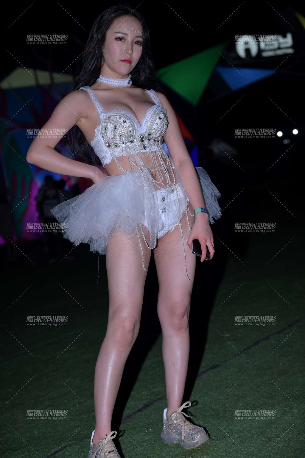 图片[1]-蓬蓬裙姐妹花-街拍流行馆