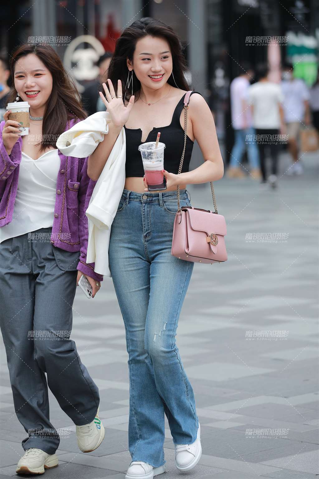 图片[1]-蓝牛甜美小妹-街拍流行馆