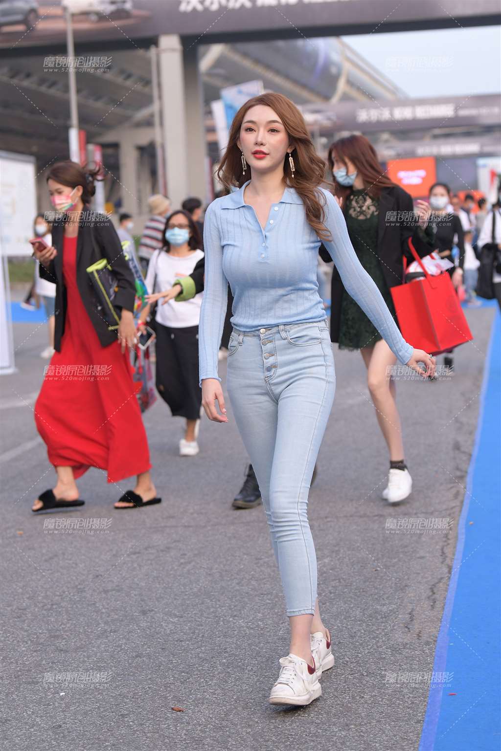 图片[3]-丰满的紧牛美女-街拍流行馆