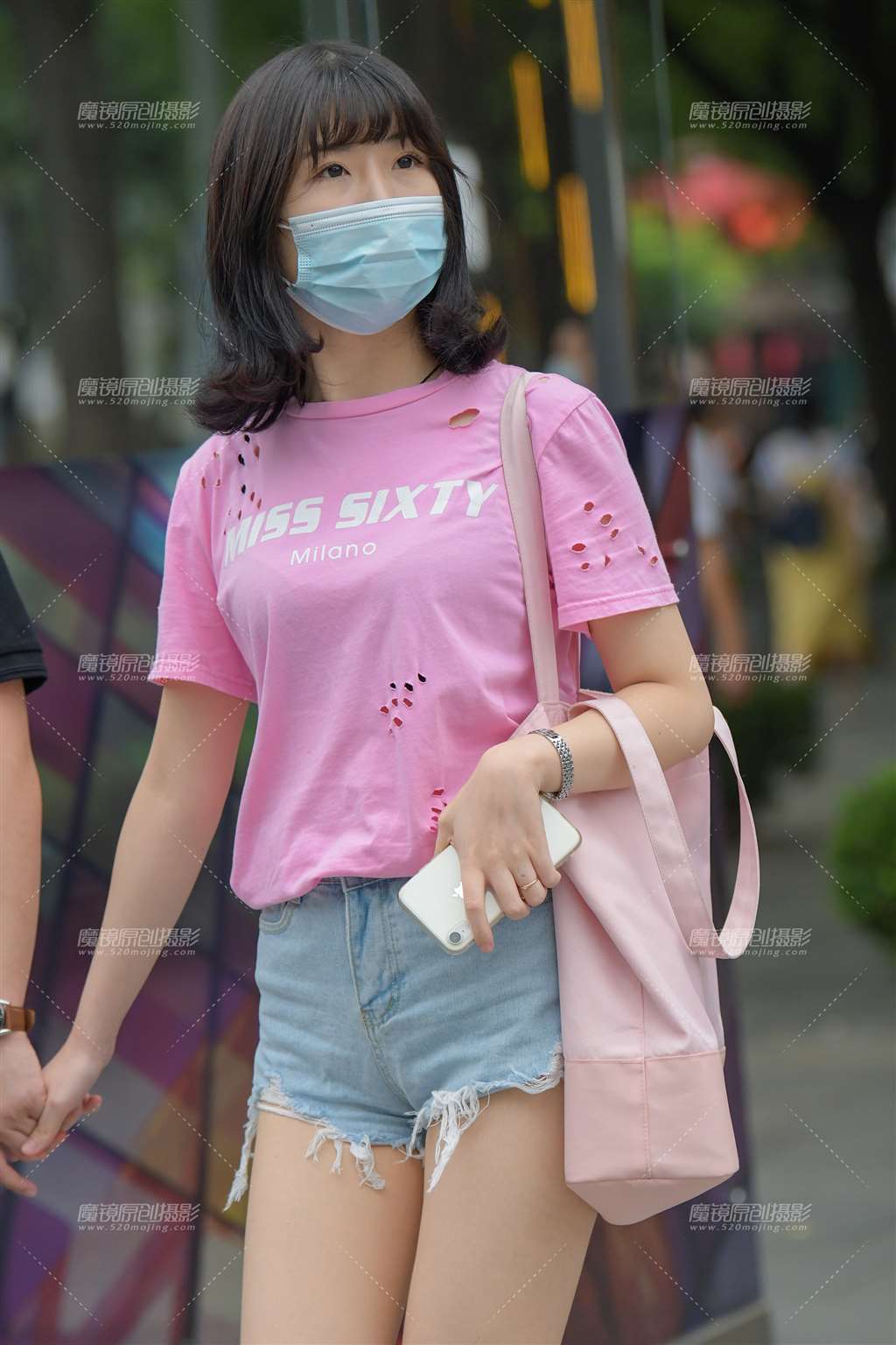 图片[5]-文静热裤美女-街拍流行馆
