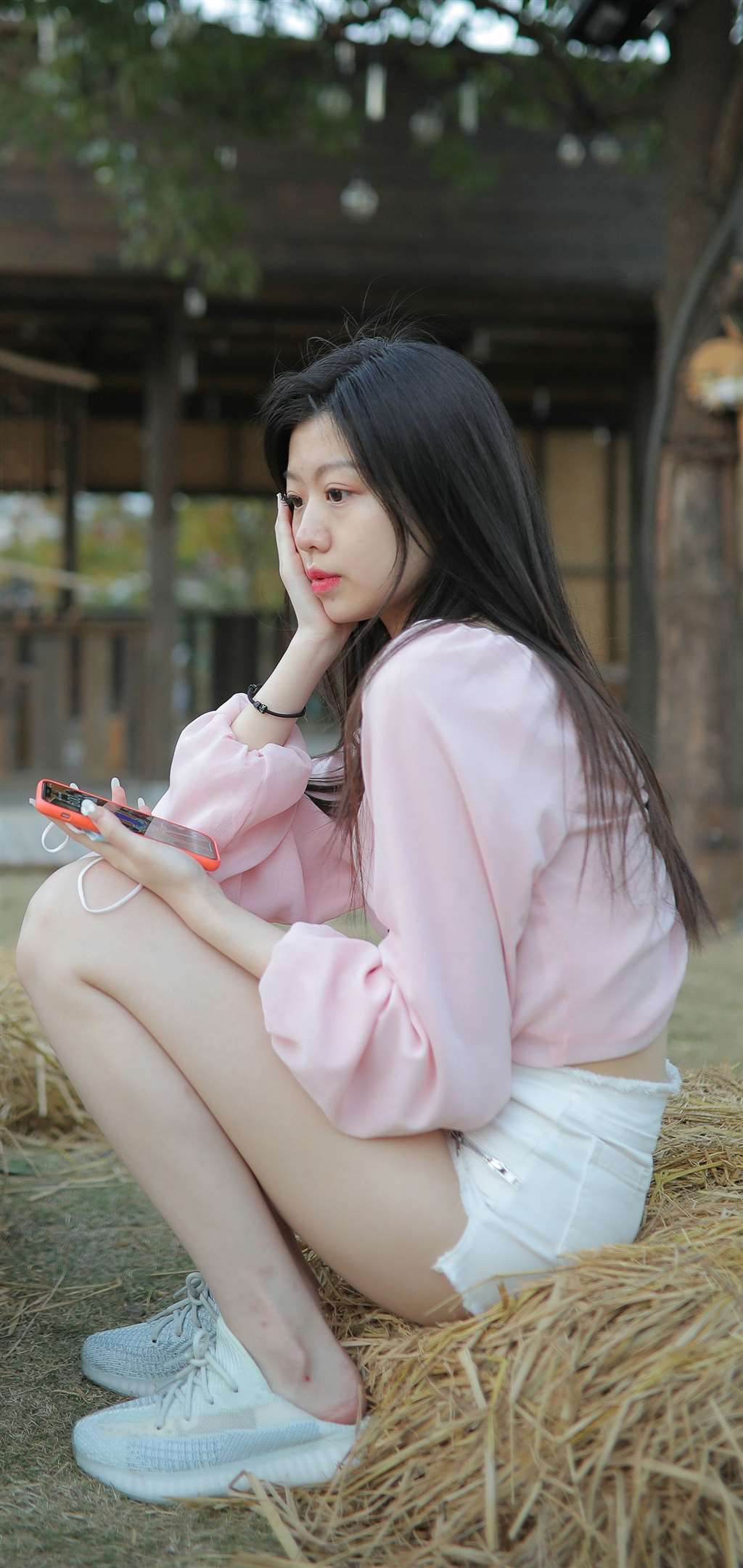 图片[1]-“牧羊”女孩-街拍流行馆