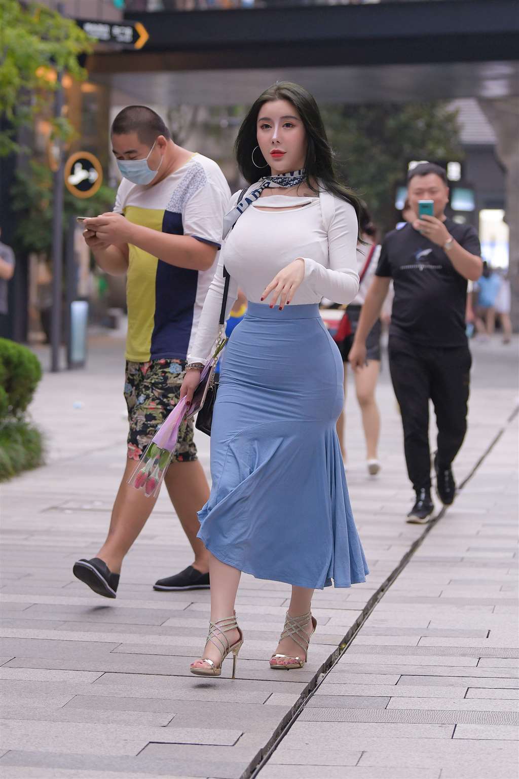 图片[1]-炸街王牌-街拍流行馆