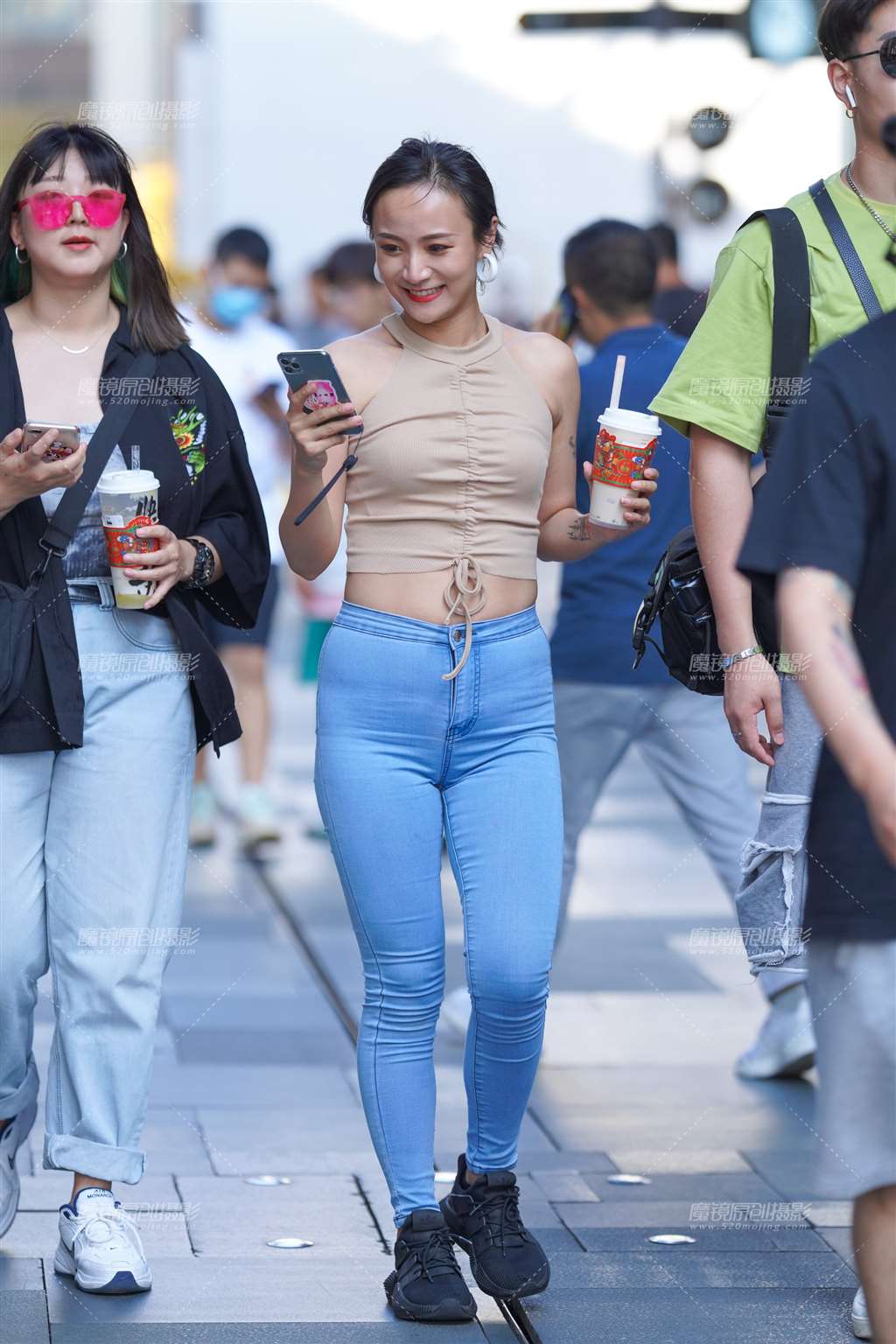 图片[1]-丰韵紧牛-街拍流行馆