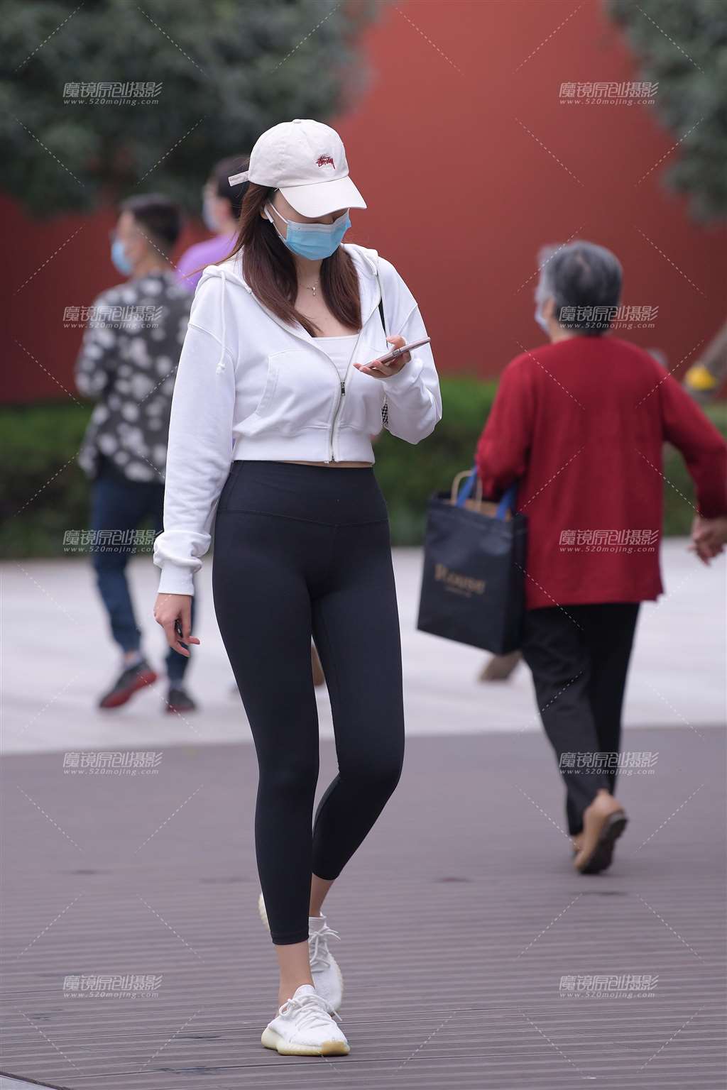 图片[3]-经典黑色紧身裤-街拍流行馆
