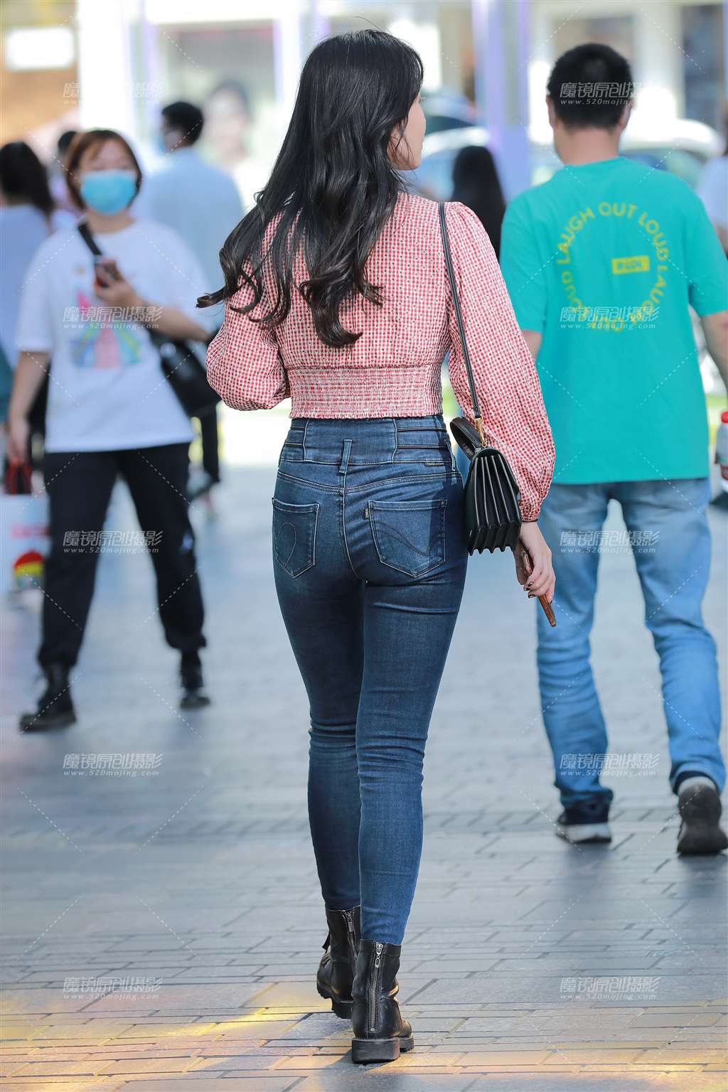 图片[2]-漂亮蓝牛女友-街拍流行馆