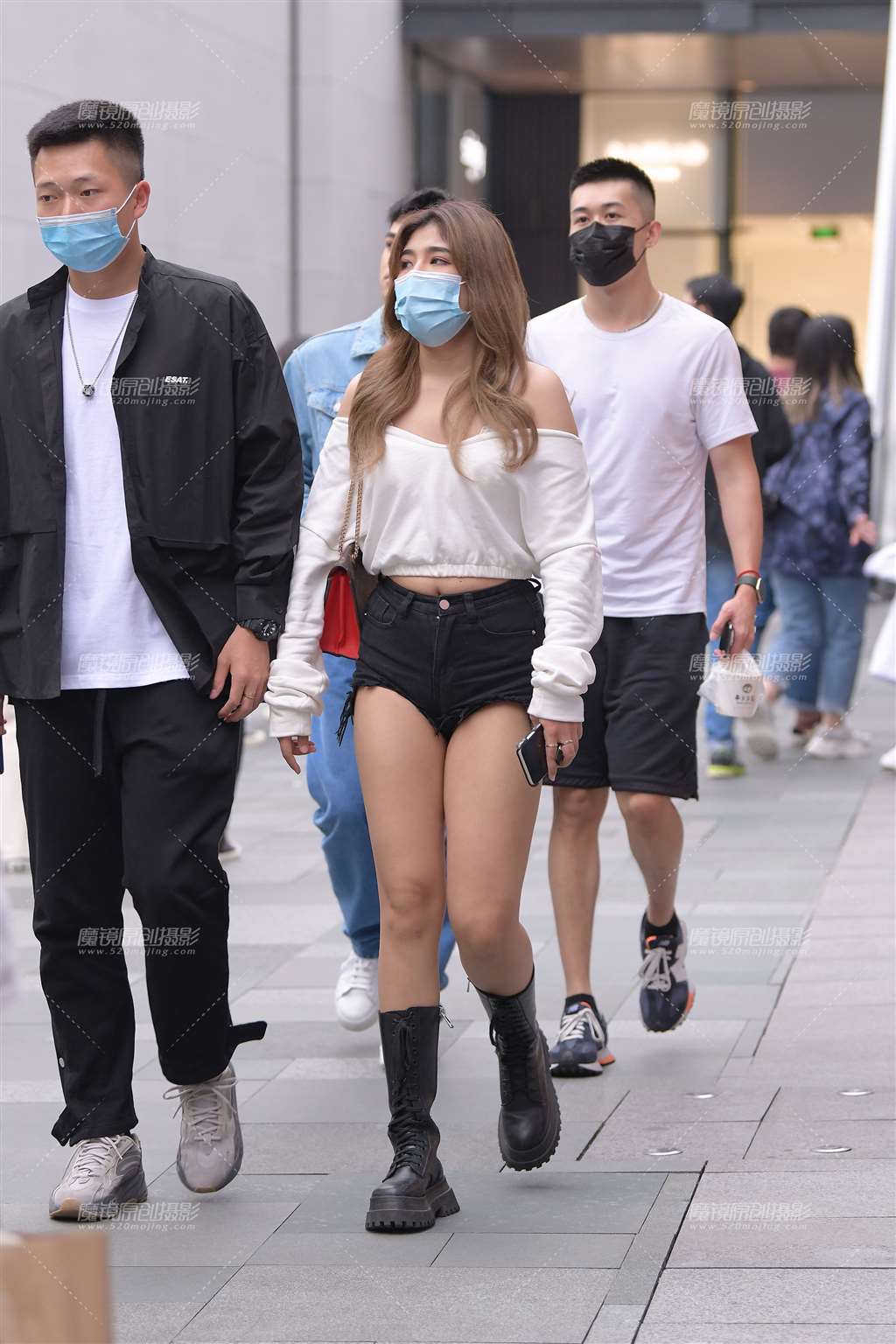 图片[3]-性感Y Y热裤美女-街拍流行馆