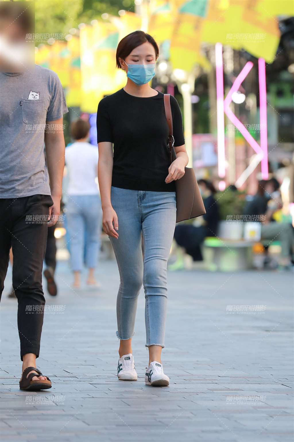 图片[3]-蓝色紧牛女朋友-街拍流行馆