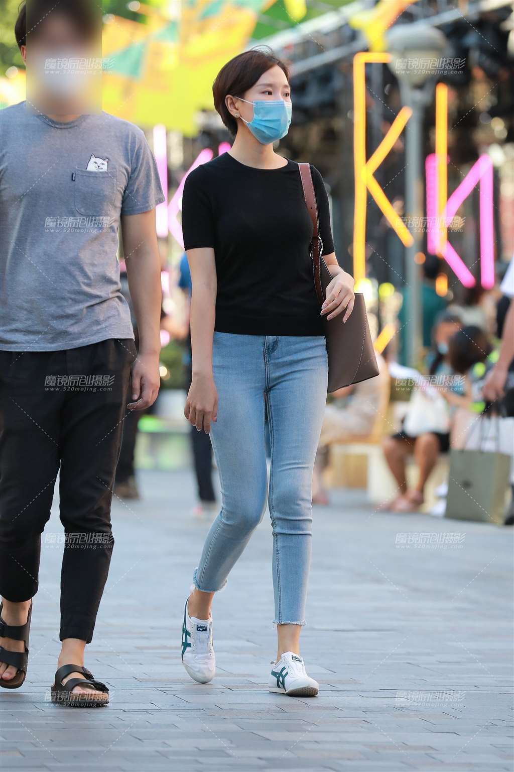 图片[4]-蓝色紧牛女朋友-街拍流行馆