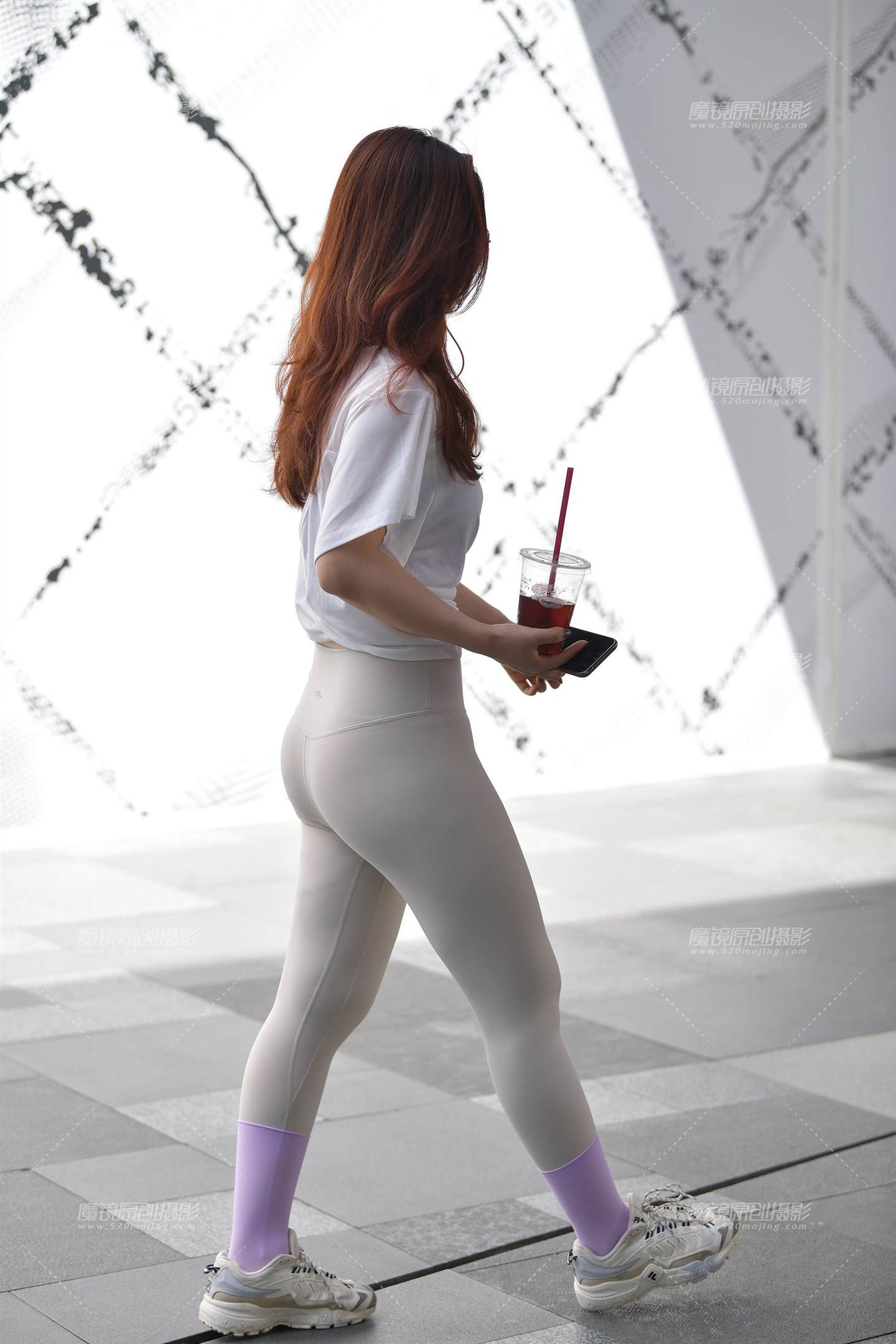 图片[3]-浅灰色瑜伽女孩-街拍流行馆