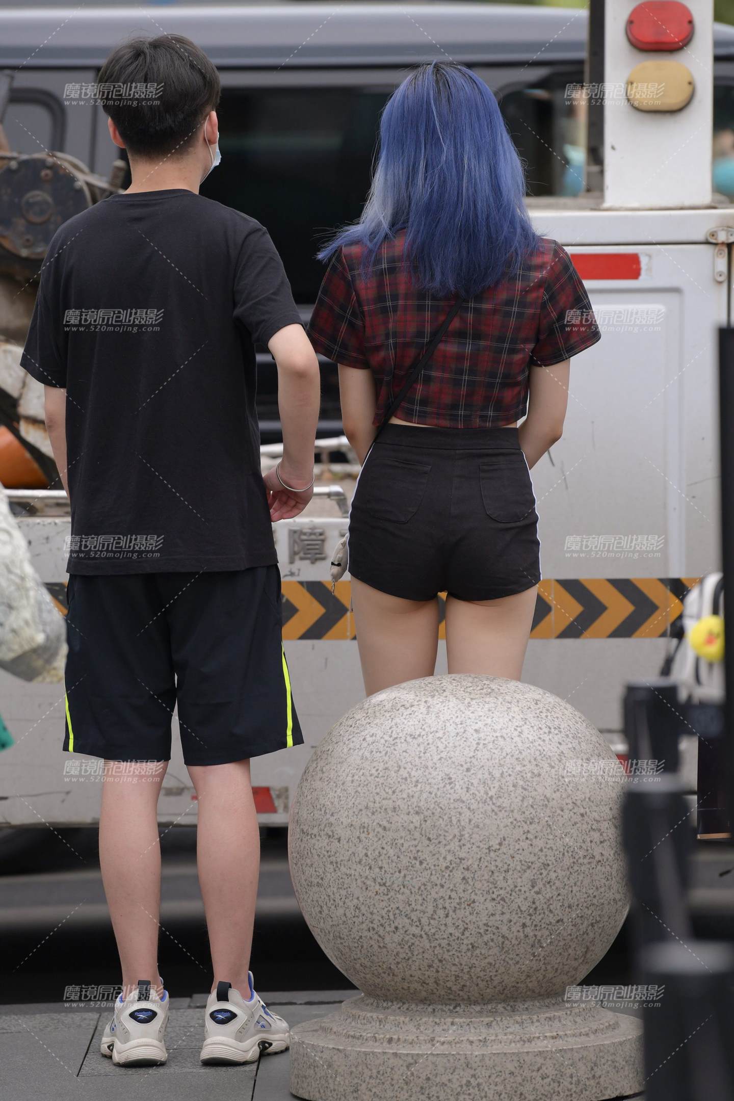 图片[2]-露腰热裤YY女友-街拍流行馆