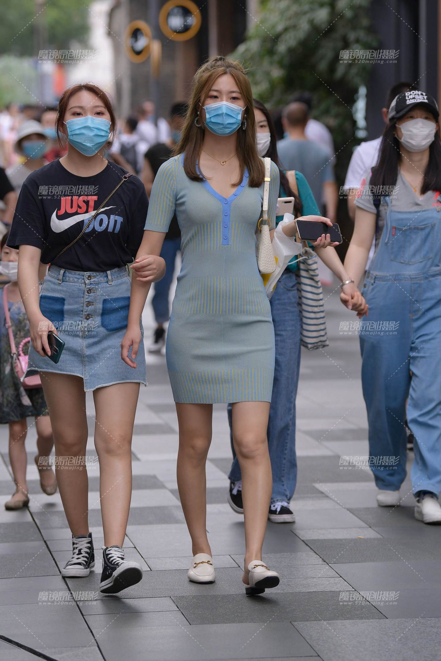 图片[1]-性感的包臀裙小姐姐-街拍流行馆