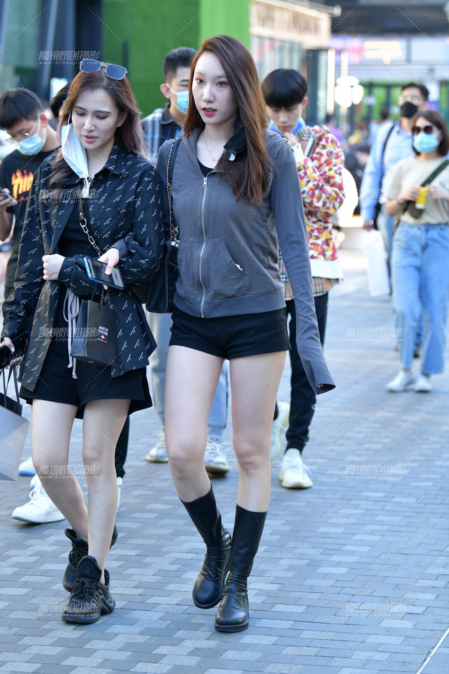 图片[5]-高挑热裤美女-街拍流行馆