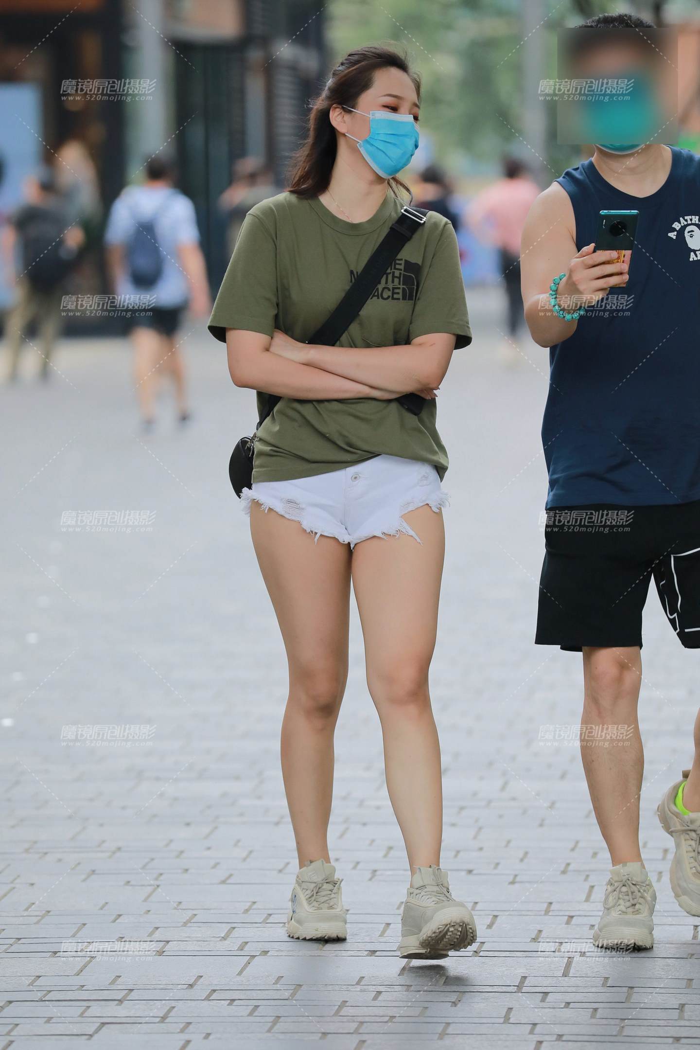 图片[3]-白色热裤Y Y女友-街拍流行馆