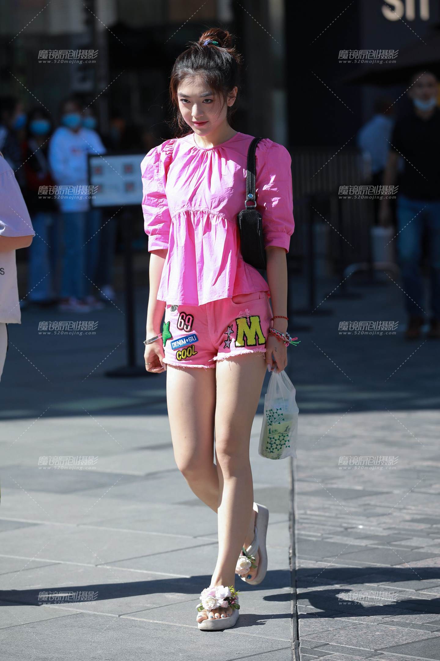 图片[4]-清纯漂亮热裤女孩-街拍流行馆