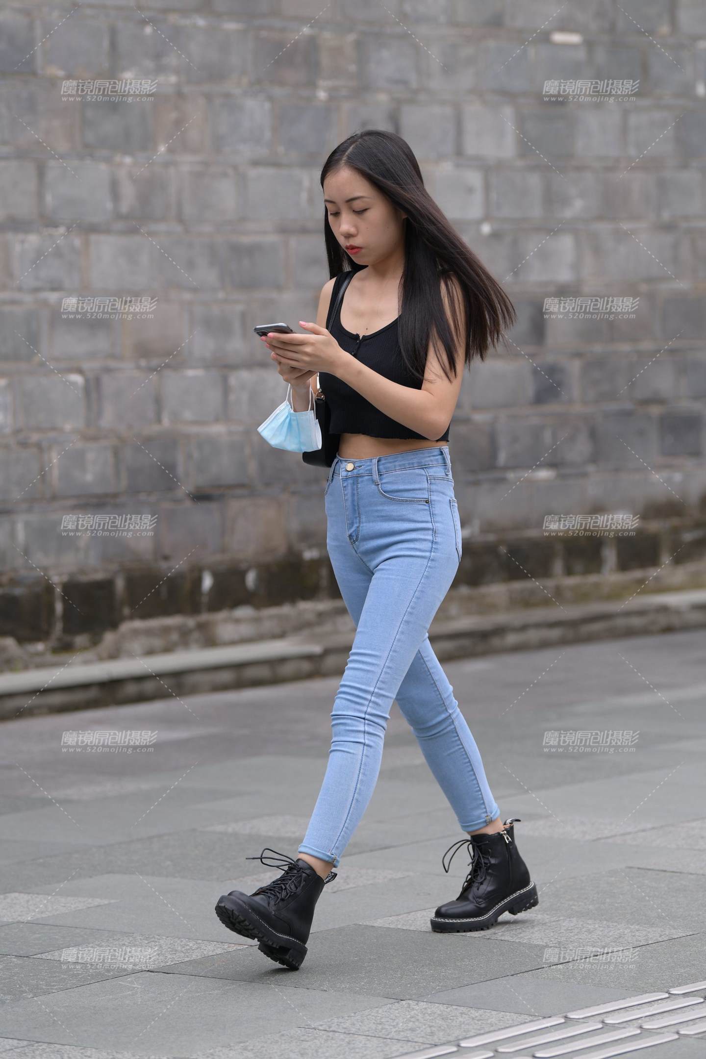 图片[5]-蓝色紧牛美眉-街拍流行馆